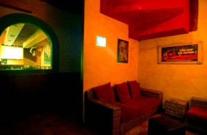 disco pub con vasta scelta di cocktail al centro di Bologna
